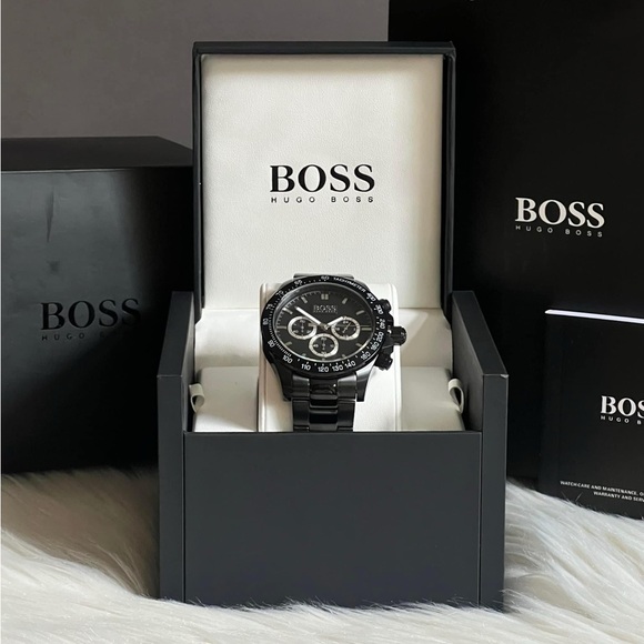 Hugo Boss Men’s Black Dial Watch
Case Size: 44mm
MSRP: $525
Brand New original - Picture 4 of 10